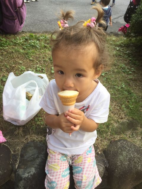 Yurika und ihr Eis