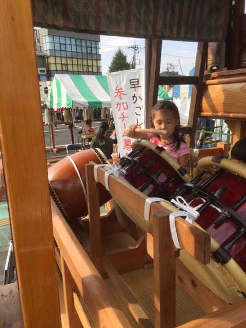 Shinobu auf dem Trommelwagen - Yurika traute sich nicht!
